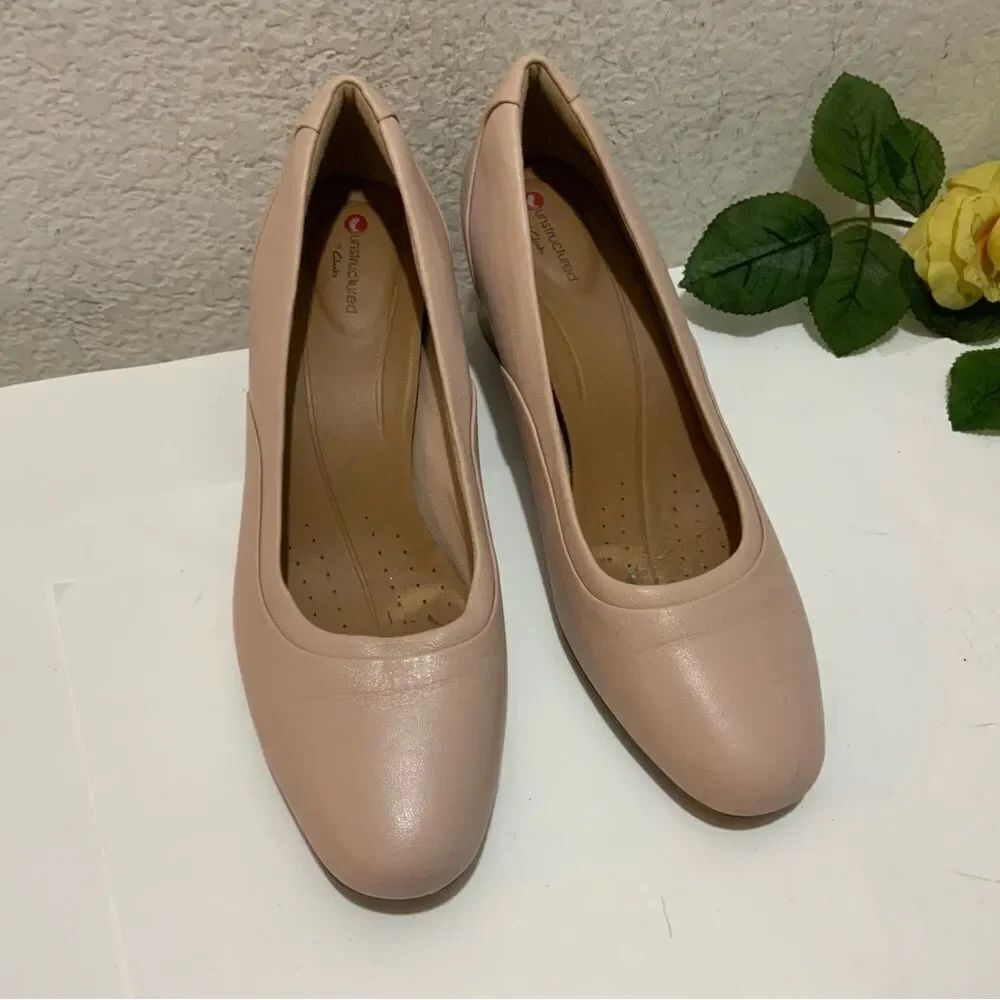 Clark’s unstructured Blush Pink Heel size 8.5 / 39.5